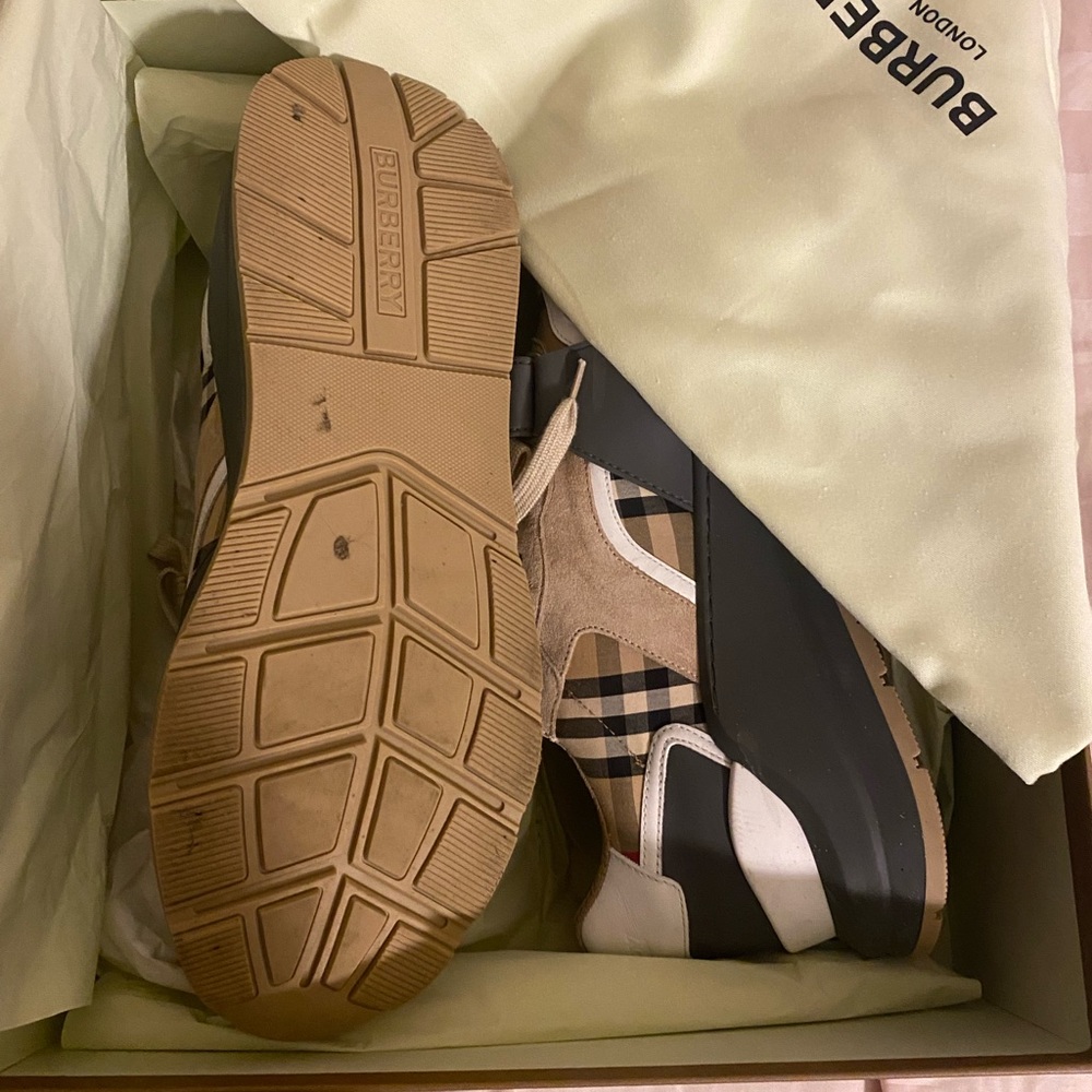 Burberry sneakers - Picture 9 of 13